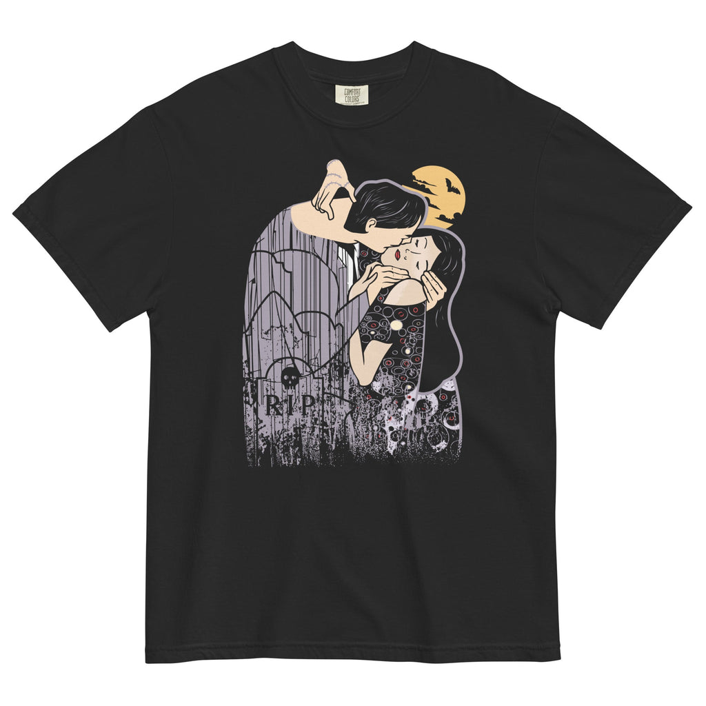 Kooky Spooky Kiss Men's Relaxed Fit Tee product image 1
